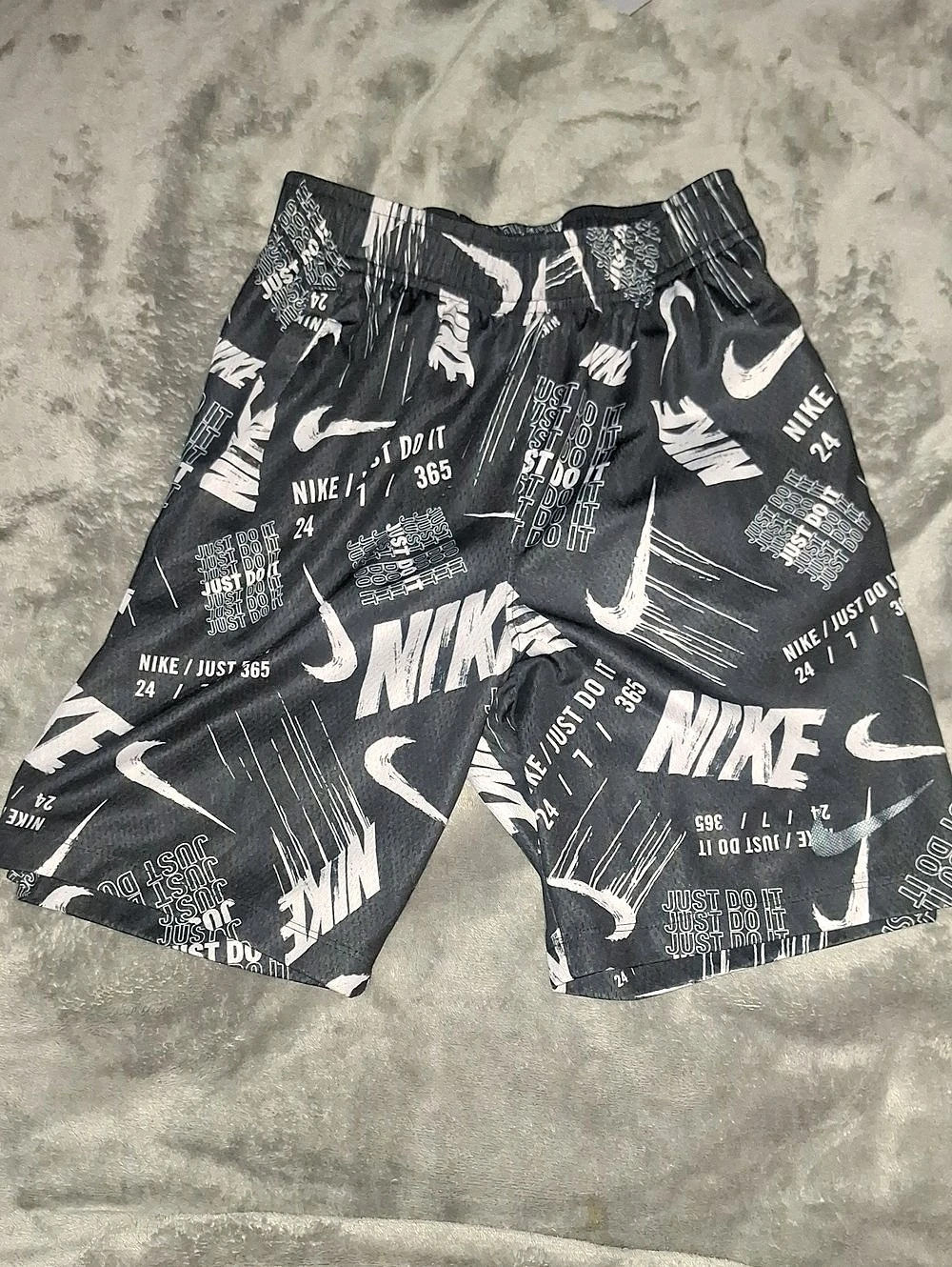 Nike Sportswear Just Do It All-Over Print Shorts Boys Medium Black & White